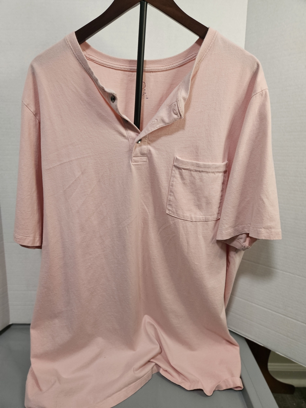Harbor Bay Men's Light Pink Henley Pocket Tee